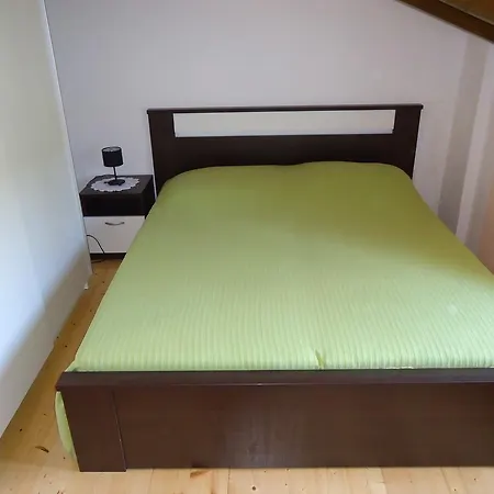 Tudor -