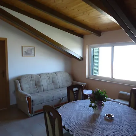 Tudor - Apartamento Brusje